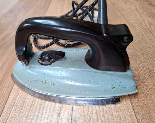 Morphy richards iron model - morphy,